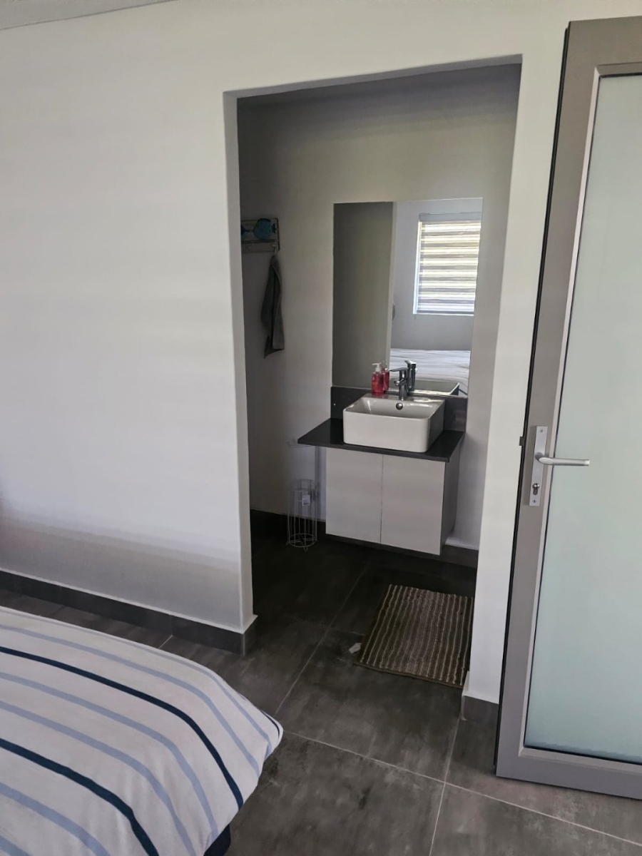 To Let 2 Bedroom Property for Rent in Aalwyndal Western Cape